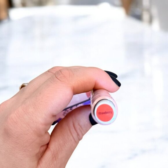 Tarte NIB Maracuja Juicy Lip Hydrating Balm Gloss in Strawberry Shade - Picture 7 of 10